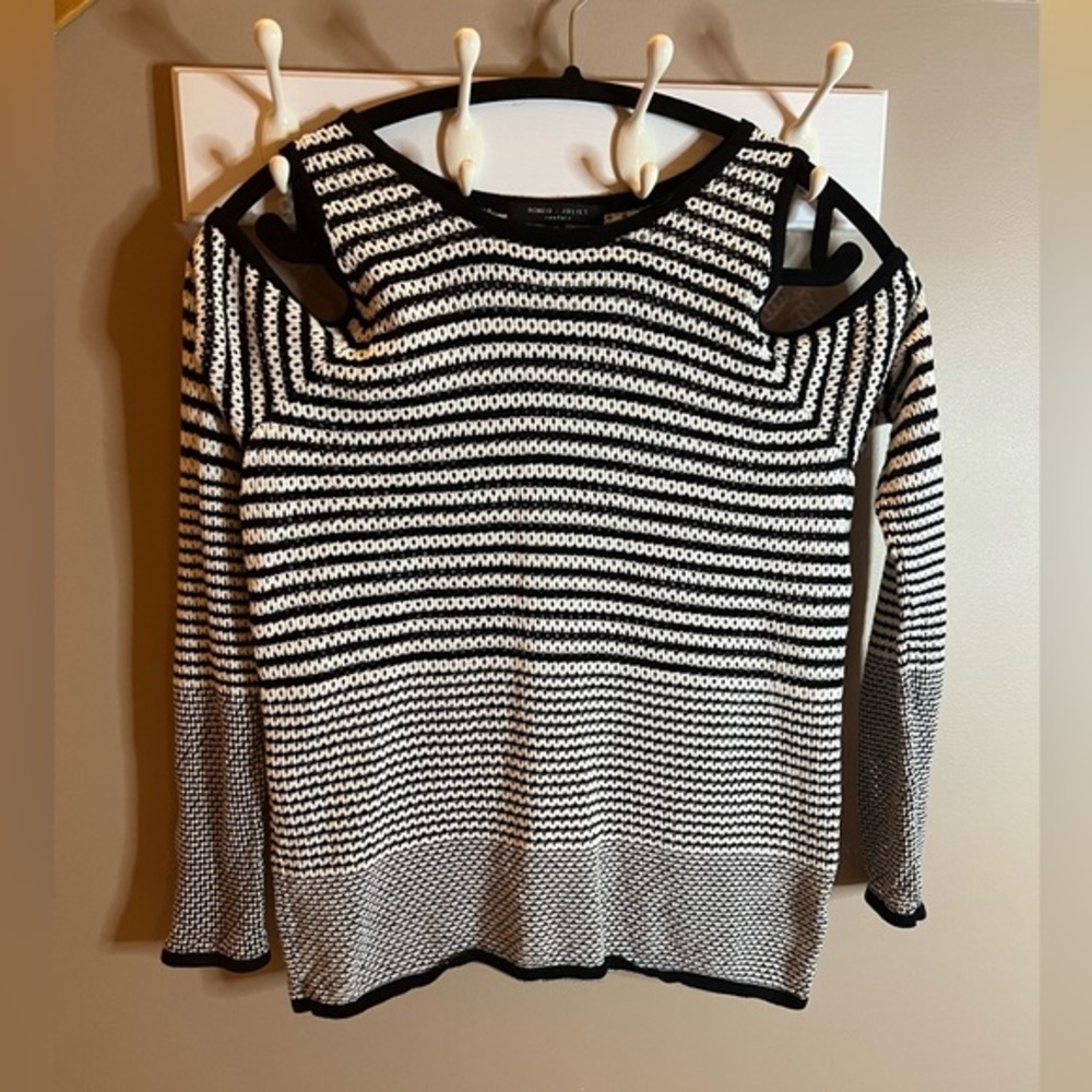 Romeo & Juliet Couture open knit sweater M - WORN ONCE